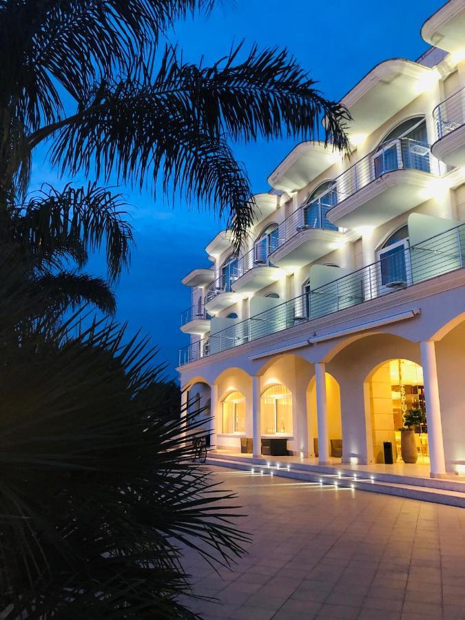 פורטו צ'זראו Hotel Vespucci מראה חיצוני תמונה